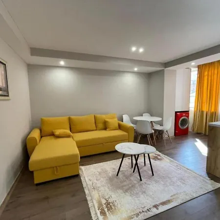 Modern Apartment With Kitchen *