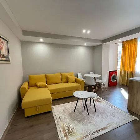 Modern Apartment With Kitchen *